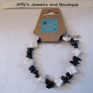 Jelly's Jewelry and Boutique Handcrafted NWT Howlite/Black Glitter Chip Bracelet